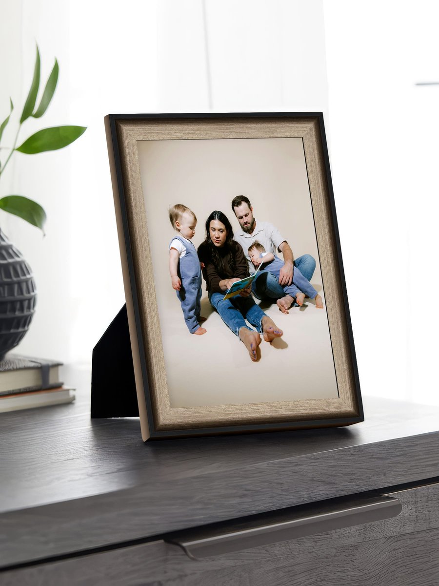 Natural Wood Black-Edge Mat Frame FW 520 - View 1