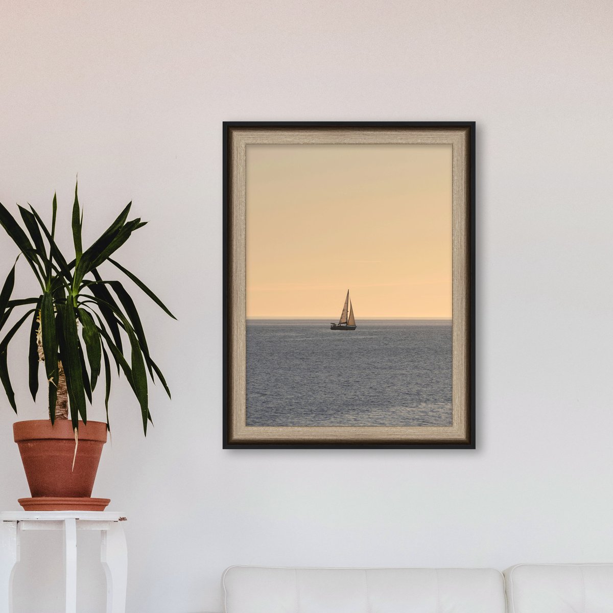 Whitewash Black-Edge Frame FW 521 - View 3